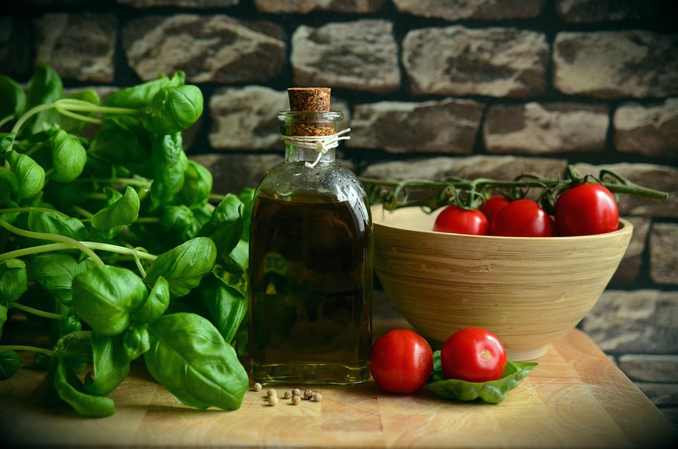 Pros and Cons of the Mediterranean Diet